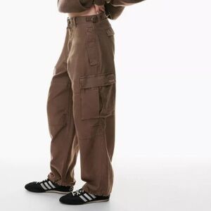 NWT Aritzia Taupe Cargo Pants